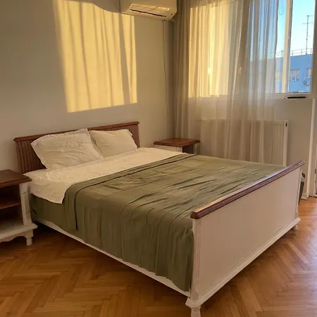 Апартаменти Campalaluna Cozy - Kids Friendly Бухарест